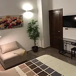 Loriana Bed & Breakfast 3*