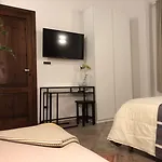Loriana B&B 밀로