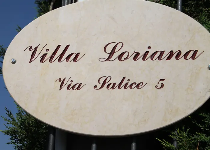 住宿加早餐酒店 Loriana 3*